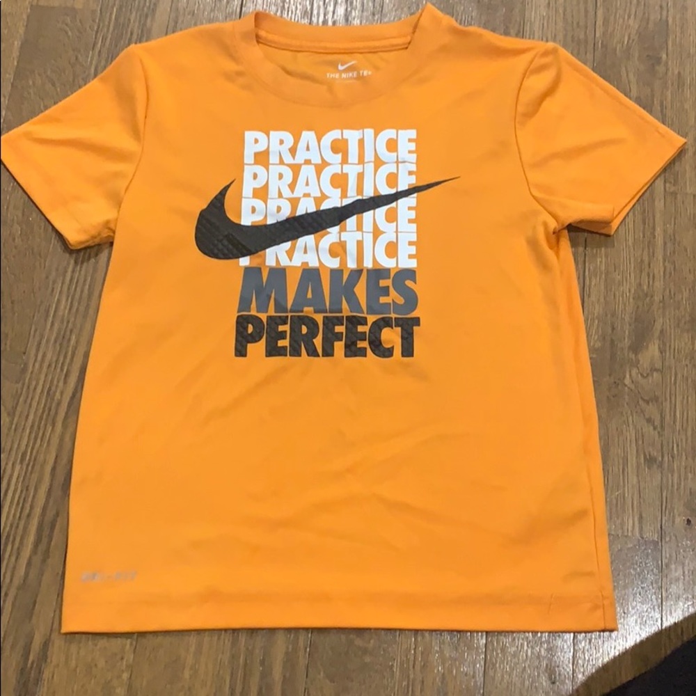 Nike short sleeve shirt size 7